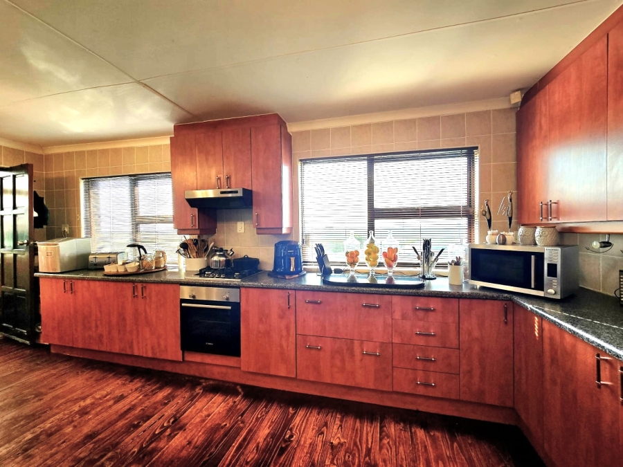 4 Bedroom Property for Sale in Paradise Beach Eastern Cape